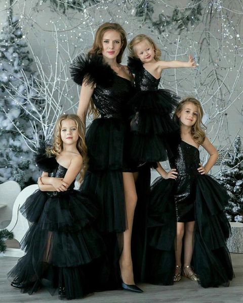 party dresses 2021 modest black one shoulder mother and daughter matching eveing long prom gowns fashionable, White;black
party dresses 2021 modest black one shoulder mother and daughter matching eveing long prom gowns fashionable, White;black