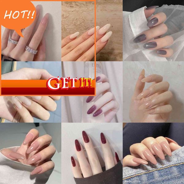 decorated nail stylist diy hand nina wears a fake nail patch to stick the finished solid color jelly french glue, Red;gold
decorated nail stylist diy hand nina wears a fake nail patch to stick the finished solid color jelly french glue, Red;gold