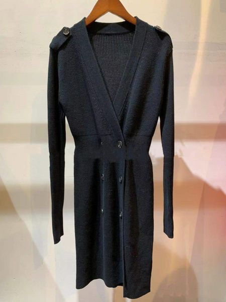 2021 new outono inverno com decote em v malha das mulheres ladis manga longa preto cintura fina feminino mini vestido de malhas rob3, Black;gray
2021 new outono inverno com decote em v malha das mulheres ladis manga longa preto cintura fina feminino mini vestido de malhas rob3, Black;gray
