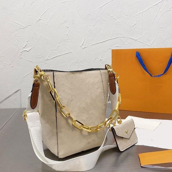 trendy bucket bag dark embossing shoulder handbag gold chain crossbody back bags cow leather trim adjustable strap, Black;red
trendy bucket bag dark embossing shoulder handbag gold chain crossbody back bags cow leather trim adjustable strap, Black;red