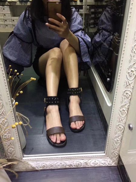 2021 new arrival women nomad sandal black gold gladiator flat shoes open toe rivet sandals flat heel women sandals casual shoes eu35-42
2021 new arrival women nomad sandal black gold gladiator flat shoes open toe rivet sandals flat heel women sandals casual shoes eu35-42