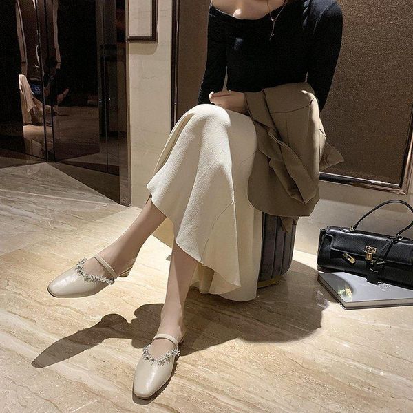slippers 2021 baotou half women fashion all-match thick heel mules pearl sandals and outer wear x351, Black
slippers 2021 baotou half women fashion all-match thick heel mules pearl sandals and outer wear x351, Black