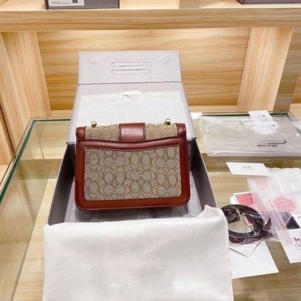 autumn winter 2021 new noble and elegant cloth hardware single shoulder slung korean women's bag women luxurys
autumn winter 2021 new noble and elegant cloth hardware single shoulder slung korean women's bag women luxurys
