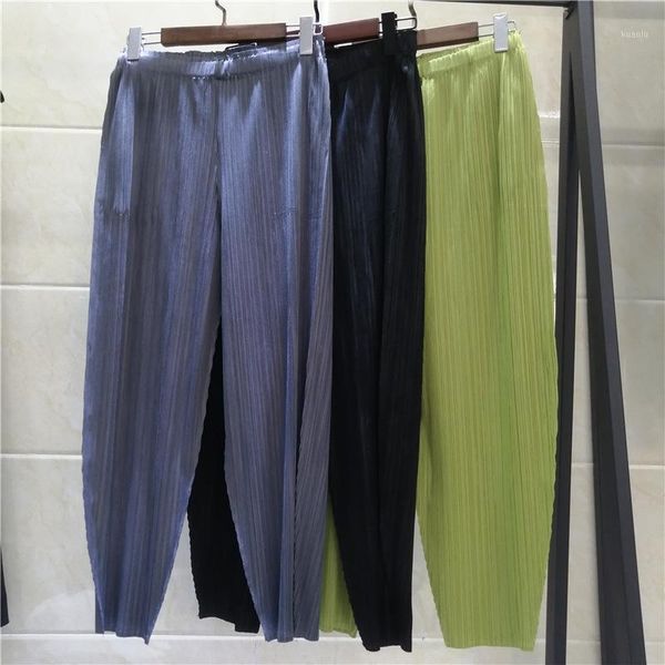 summer korean version of all-match casual slimming drape elastic waist nine-point pants women women's & capris, Black;white
summer korean version of all-match casual slimming drape elastic waist nine-point pants women women's & capris, Black;white