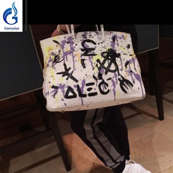 genuine leather bag om alec monopoly graffiti art hand drawn luxury handbags designer luxury women bag design women handbag, Black;red
genuine leather bag om alec monopoly graffiti art hand drawn luxury handbags designer luxury women bag design women handbag, Black;red