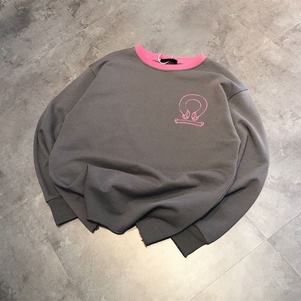 2022 factory wholesale new autumn pink round neck grey long sleeve sweater pullover couple back white printed horseshoe sanskrit terry qingd, Black
2022 factory wholesale new autumn pink round neck grey long sleeve sweater pullover couple back white printed horseshoe sanskrit terry qingd, Black