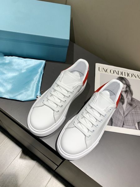 designer men's casual shoes fashion women's leather shoes vintage trainer sneakers white and black men's 0714
designer men's casual shoes fashion women's leather shoes vintage trainer sneakers white and black men's 0714