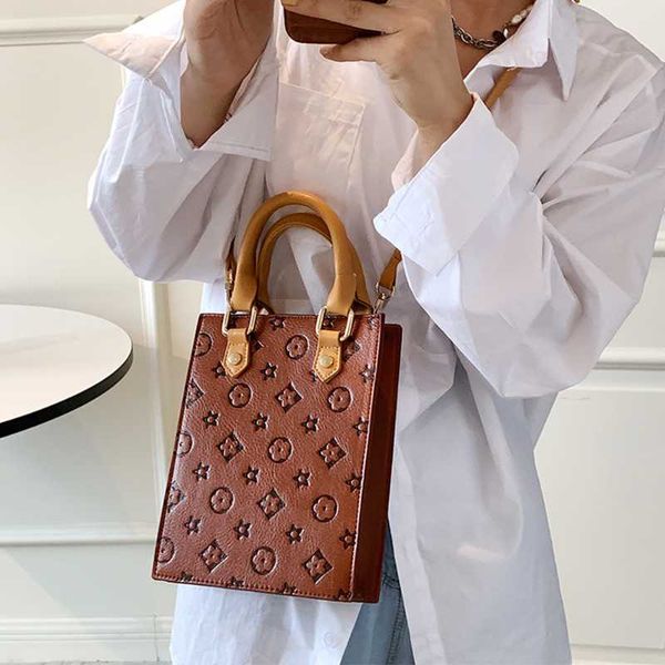 shoulder bags luxury retro tote bag for women classic printing leather square wholesale purses and handbags crossbody
shoulder bags luxury retro tote bag for women classic printing leather square wholesale purses and handbags crossbody