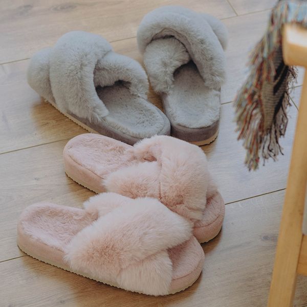 2021 new slippers women indoor shoes winter rabbit fur plush slipper eva thick sole home cross strap tied furry slides dsrn, Black
2021 new slippers women indoor shoes winter rabbit fur plush slipper eva thick sole home cross strap tied furry slides dsrn, Black