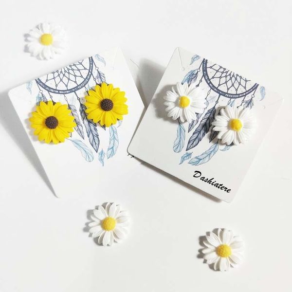 stud korean style daisy earrings statement 2021 trendy teen girls white ear flower piercing accessories for women jewelry pair, Golden;silver
stud korean style daisy earrings statement 2021 trendy teen girls white ear flower piercing accessories for women jewelry pair, Golden;silver