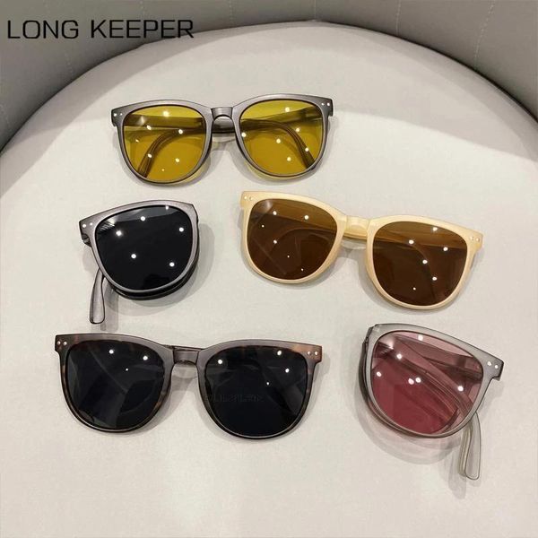 sunglasses fashion folding men women fold portable foldable sun glasses brand design rivet frame folded lens shades mirror, White;black
sunglasses fashion folding men women fold portable foldable sun glasses brand design rivet frame folded lens shades mirror, White;black