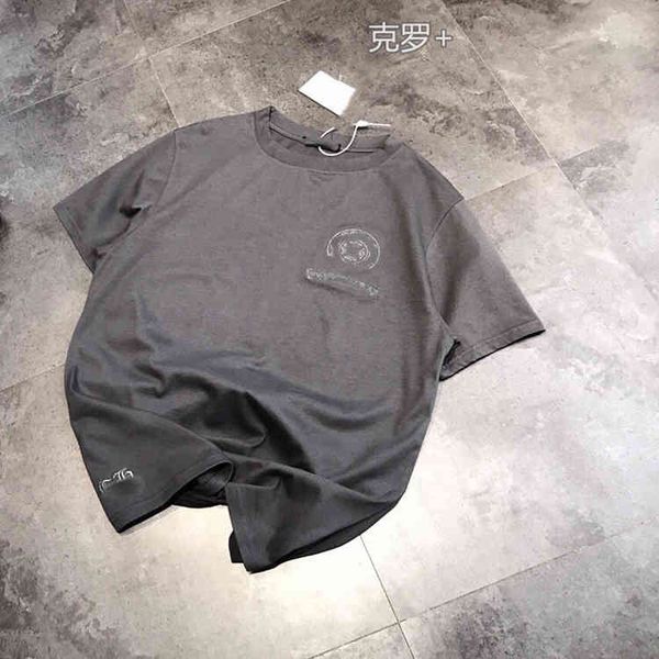 2022 factory wholesale new 21s summer fashion horseshoe silver cross embroidery women's short sleeve t-shirt loose casual couple, White
2022 factory wholesale new 21s summer fashion horseshoe silver cross embroidery women's short sleeve t-shirt loose casual couple, White