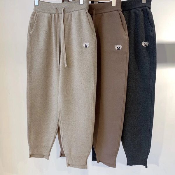 2021 new casual all-match thick knit close-up guard pants fun bear embroidery elastic waist trousers dflz, Black;white
2021 new casual all-match thick knit close-up guard pants fun bear embroidery elastic waist trousers dflz, Black;white