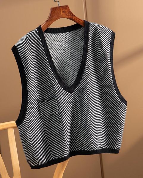 women's vests pattern v-neck herringbone wool warm vest slim business jacket sleeveless waistcoat, Black;white
women's vests pattern v-neck herringbone wool warm vest slim business jacket sleeveless waistcoat, Black;white