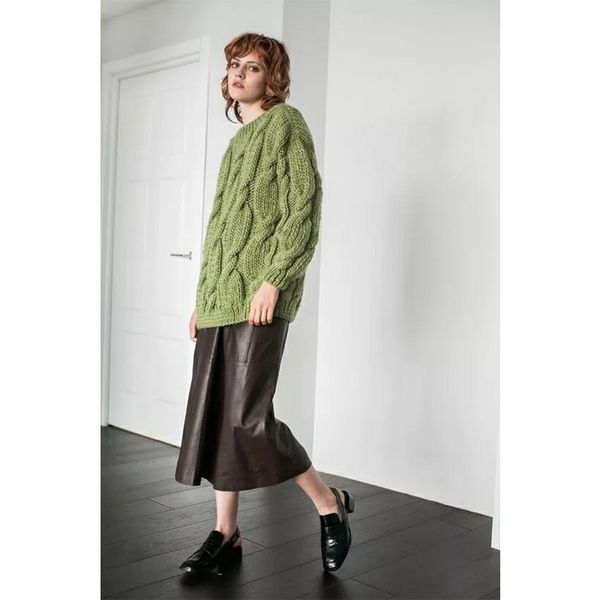 2021 new round neck lazy wind loose bottomed sweater twist thickened pullover female spring and autumn, White
2021 new round neck lazy wind loose bottomed sweater twist thickened pullover female spring and autumn, White