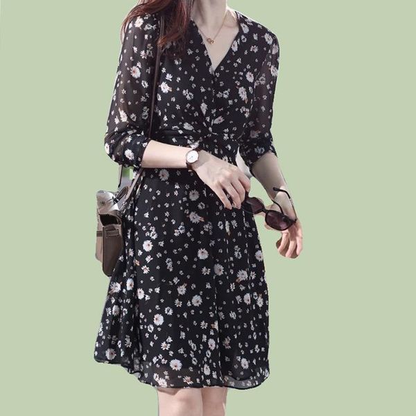 casual dresses 2021 small daisy flower print high set a substitute hair acetic acid deep v-neck charming thin net red dress, Black;gray
casual dresses 2021 small daisy flower print high set a substitute hair acetic acid deep v-neck charming thin net red dress, Black;gray
