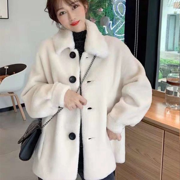 2020 new cashmere like fur thickened wool women's mid long autumn and winter sheep shearing coat, Black
2020 new cashmere like fur thickened wool women's mid long autumn and winter sheep shearing coat, Black