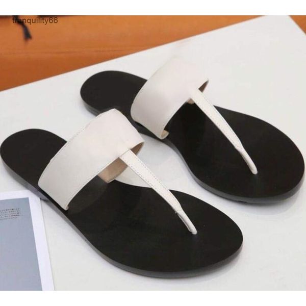 2021 men beach sandals summer fashion women flip flops leather lady slipper metal shoes double buckle clogs slides large size 35-45, Black
2021 men beach sandals summer fashion women flip flops leather lady slipper metal shoes double buckle clogs slides large size 35-45, Black