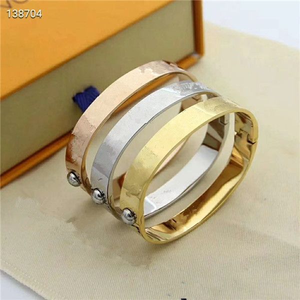 2021 leisure business gold rose gold silver bracelet for men and women fashion classic promotion bracelet wholesale, Golden;silver
2021 leisure business gold rose gold silver bracelet for men and women fashion classic promotion bracelet wholesale, Golden;silver