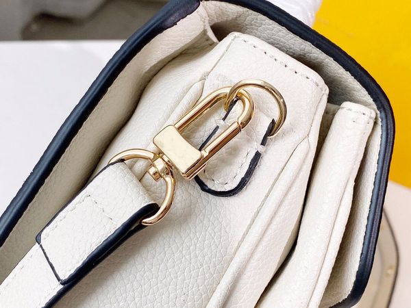 design hand the color of the latest fashion one shoulder messenger in 2021 is amazing, giving you different beautiful designer bag
design hand the color of the latest fashion one shoulder messenger in 2021 is amazing, giving you different beautiful designer bag