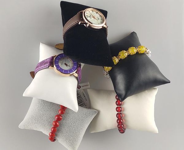 jewelry pouches, bags wholesale quality leatherette bracelet display holder ankle showing stand organizer watch pillow 30pcs/lot, Pink;blue
jewelry pouches, bags wholesale quality leatherette bracelet display holder ankle showing stand organizer watch pillow 30pcs/lot, Pink;blue