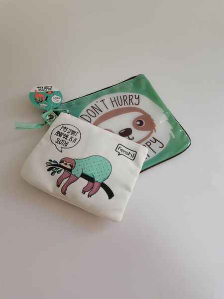 2021 two pcs cosmetic bag set fashionable canvas bag animal prints two bags lovely prints string
2021 two pcs cosmetic bag set fashionable canvas bag animal prints two bags lovely prints string
