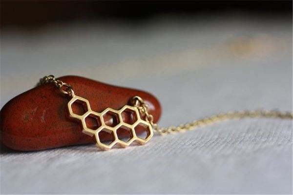 5pcs gold silver honey comb bee hive necklace cute honeycomb beehive charm pendant chain necklaces hexagon necklace
5pcs gold silver honey comb bee hive necklace cute honeycomb beehive charm pendant chain necklaces hexagon necklace