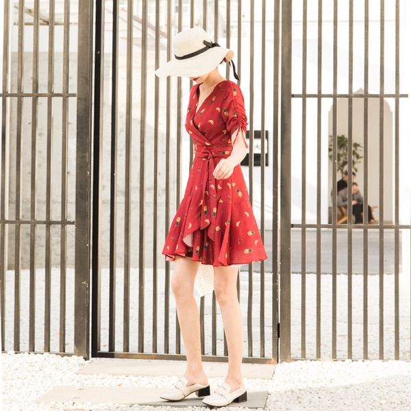 dress xshm female summer ruffle sweet and thin waist chiffon skirt v-neck beach seaside vacation, White;black
dress xshm female summer ruffle sweet and thin waist chiffon skirt v-neck beach seaside vacation, White;black