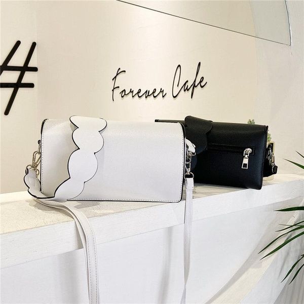 shoulder bags 2021 fashion lace polka dot strap semicircle bag barrel personalized slung handbag
shoulder bags 2021 fashion lace polka dot strap semicircle bag barrel personalized slung handbag