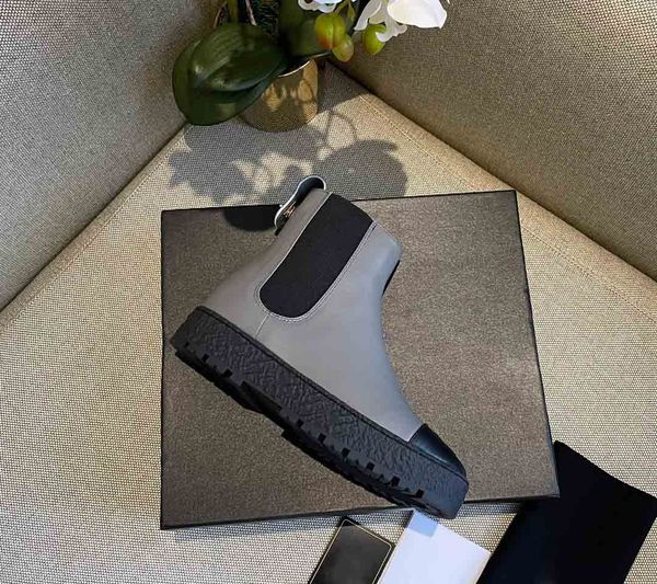 2022 genuine leather women ankle boots women's luxury brand designer chelsea boot good quality, Black
2022 genuine leather women ankle boots women's luxury brand designer chelsea boot good quality, Black