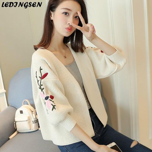 women's sweaters ledingsen short floral cardigan 2021 autumn winter fashion womens v neck knitted female sweater coat embroidery sueter, White;black
women's sweaters ledingsen short floral cardigan 2021 autumn winter fashion womens v neck knitted female sweater coat embroidery sueter, White;black