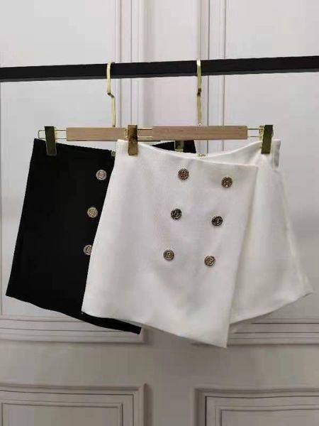 women's shorts 2021ss summer women golden button casual chic pants 2 color for ladies gdnz 8.21, White;black
women's shorts 2021ss summer women golden button casual chic pants 2 color for ladies gdnz 8.21, White;black
