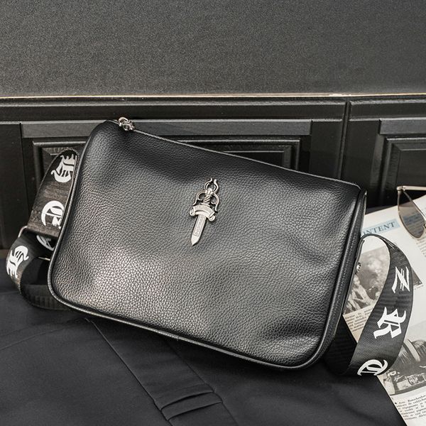 bag handbag business korean soft leather trend men's horizontal leisure shoulder messenger small square, Black;red
bag handbag business korean soft leather trend men's horizontal leisure shoulder messenger small square, Black;red