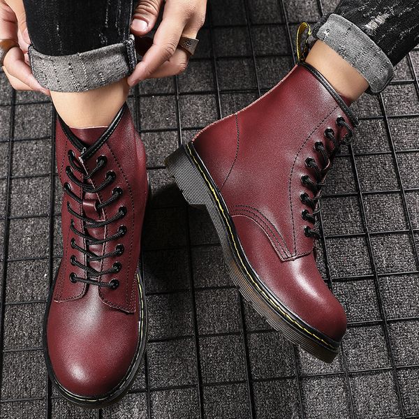 2021 autumn and winter new men's martin boots leisure wear-resistant comfortable high cotton solid color leather, Black
2021 autumn and winter new men's martin boots leisure wear-resistant comfortable high cotton solid color leather, Black