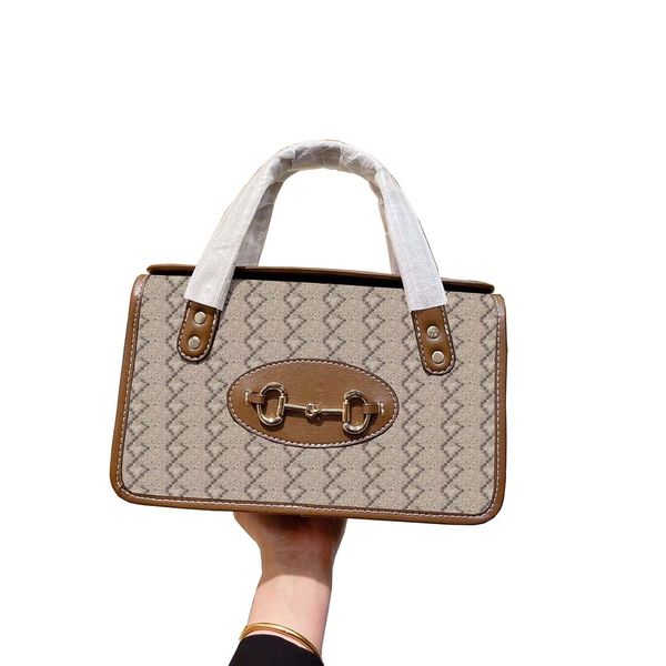 luxury designer women's shoulder bag pu leather ladies handbag fashion brand square handbag
luxury designer women's shoulder bag pu leather ladies handbag fashion brand square handbag