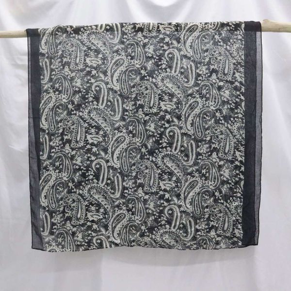 black and white classic paisley women's four seasons general positioning cashew flower decorative warm scarf, Blue;black
black and white classic paisley women's four seasons general positioning cashew flower decorative warm scarf, Blue;black