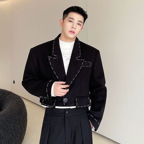 menswear temperament titched design short blazers loose notched single button woolen suit jacket autumn winter 2021 new, White;black
menswear temperament titched design short blazers loose notched single button woolen suit jacket autumn winter 2021 new, White;black