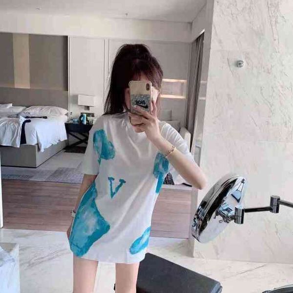 Women's T-Shirt summer Ss21 The fashion is a pair of cotton short sleeve t shirt, graffiti printed letter design, youthful vitality 436C, White
Women's T-Shirt summer Ss21 The fashion is a pair of cotton short sleeve t shirt, graffiti printed letter design, youthful vitality 436C, White