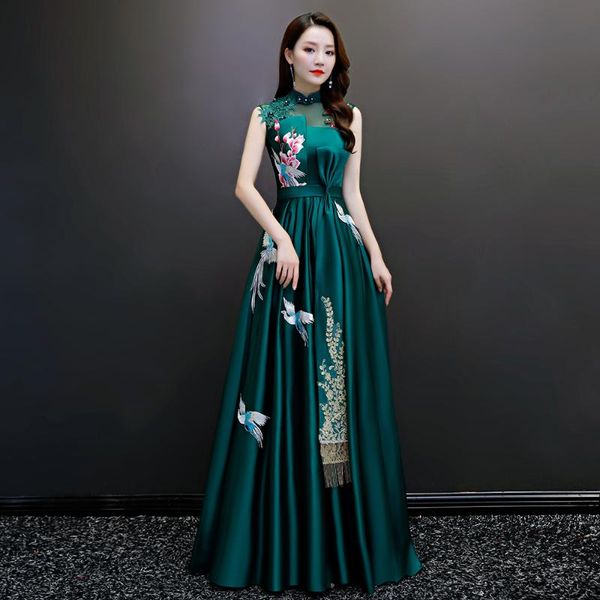 ethnic clothing backless flower embroidery qipao mandarin collar tassel cheongsam phoenix pleated formal party dress gown vintage pearl vest, Red
ethnic clothing backless flower embroidery qipao mandarin collar tassel cheongsam phoenix pleated formal party dress gown vintage pearl vest, Red
