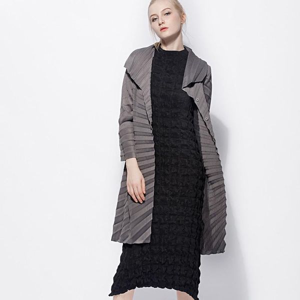Women's Trench Coats 2021 Spring Summer Pleated Clothes For Women Long Sleeve Cargigans High Quality Loose Clothing R090, Tan;black
Women's Trench Coats 2021 Spring Summer Pleated Clothes For Women Long Sleeve Cargigans High Quality Loose Clothing R090, Tan;black