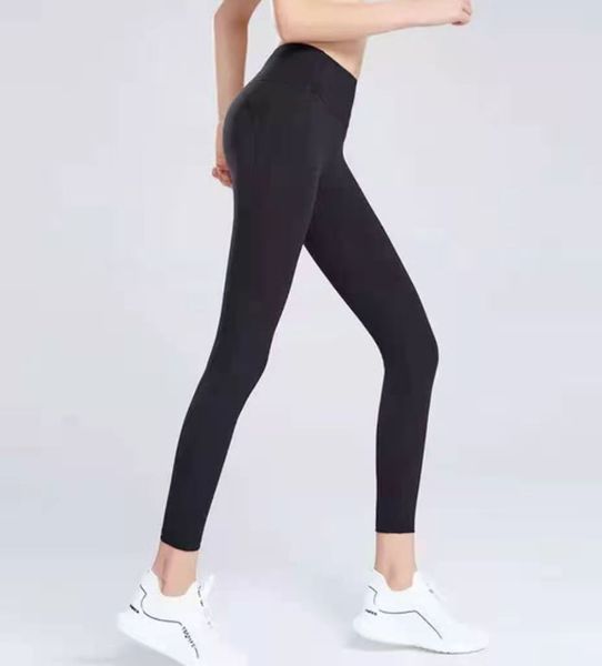 new nude yoga pants women's buttock lifting without embarrassment line lu high waist fitness tight capris666
new nude yoga pants women's buttock lifting without embarrassment line lu high waist fitness tight capris666