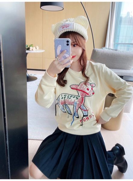 328 2021 spring summer brand same style sweater pullover crew neck long sleeve sweater women clothes yshi, White;black
328 2021 spring summer brand same style sweater pullover crew neck long sleeve sweater women clothes yshi, White;black