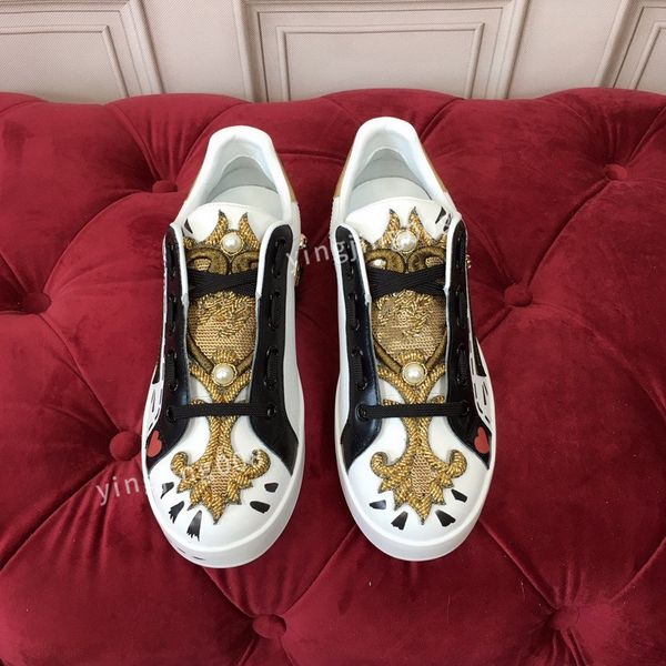 new designer fashion brand casual shoes womens mens low sole canvas shoes leather black white original sole sneakers2023
new designer fashion brand casual shoes womens mens low sole canvas shoes leather black white original sole sneakers2023
