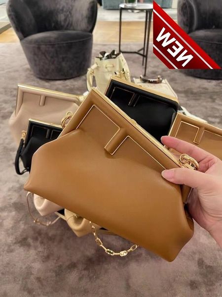 family f's autumn and winter new clip yunduo hand fashion leather women's bag
family f's autumn and winter new clip yunduo hand fashion leather women's bag