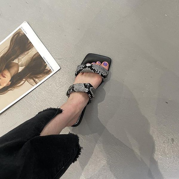 slippers 2021 summer fashion leopard print women's solid color flat casual shoes beach, Black
slippers 2021 summer fashion leopard print women's solid color flat casual shoes beach, Black