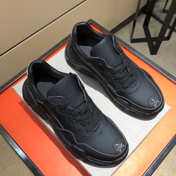 spring/autumm men shoes luxury designer brand sneaker silk leather outsole is very light and comfortable, Red;white
spring/autumm men shoes luxury designer brand sneaker silk leather outsole is very light and comfortable, Red;white