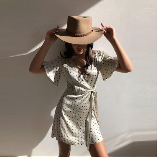 casual dresses dot printed satin v neck bandage robe femme flare sleeve mini for women beach style 2021 vestido, Black;gray
casual dresses dot printed satin v neck bandage robe femme flare sleeve mini for women beach style 2021 vestido, Black;gray