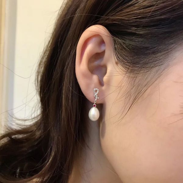 natural freshwater pearl earring sparkling brief paragraph pearl earring 925 sterling silver pave diamond tassel cz zircon crystal earring
natural freshwater pearl earring sparkling brief paragraph pearl earring 925 sterling silver pave diamond tassel cz zircon crystal earring
