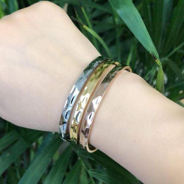 bangle elegant classic cuff bangles stainless steel bracelets for women gold colour simple femal opening bague, Black
bangle elegant classic cuff bangles stainless steel bracelets for women gold colour simple femal opening bague, Black
