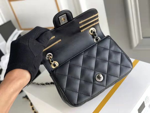 ladies leather bag 7a high-end custom quality single shoulder across the hip casual designer 886.86
ladies leather bag 7a high-end custom quality single shoulder across the hip casual designer 886.86